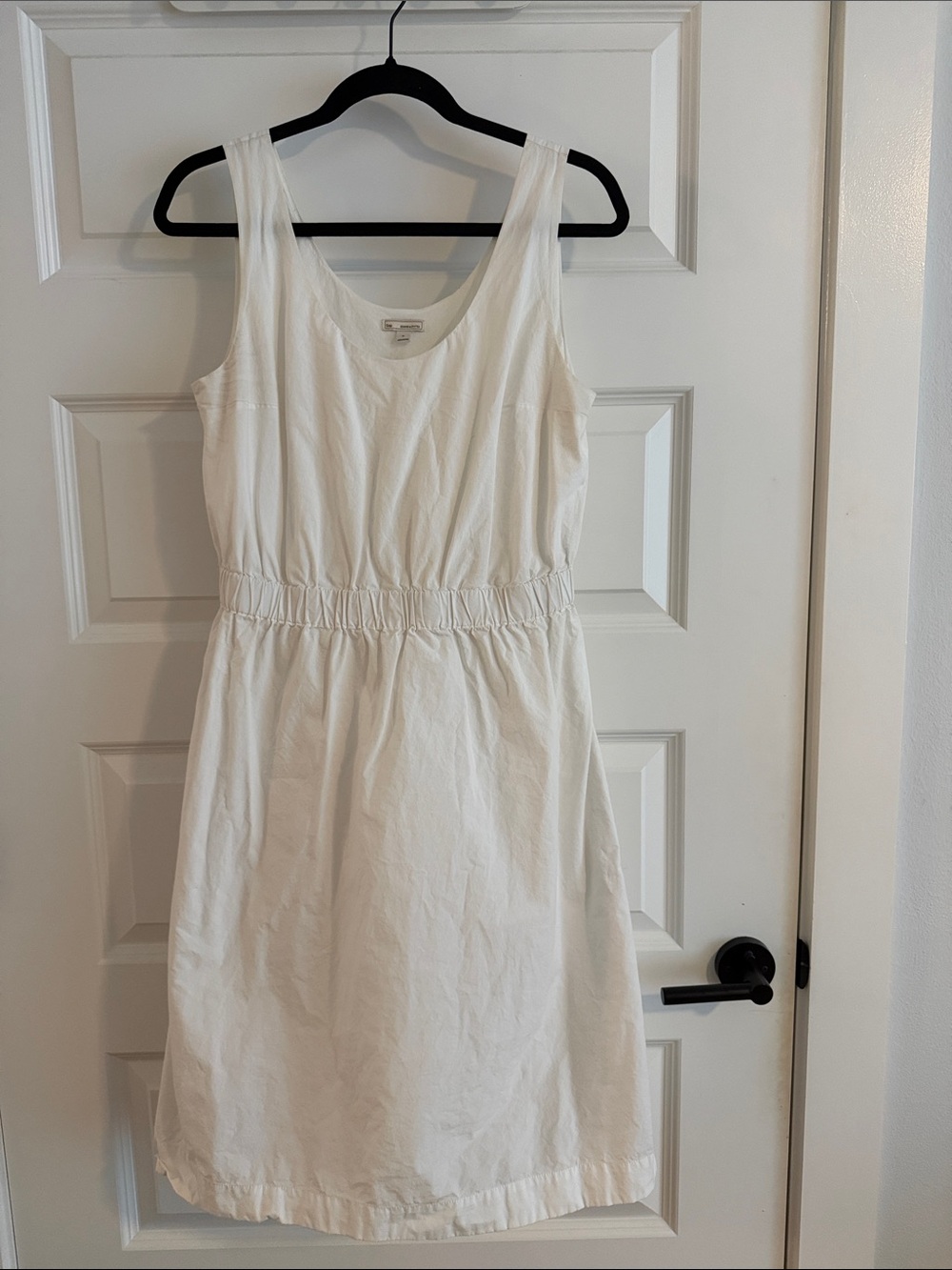 GAP White Sleeveless Elastic-Waist Midi Dress
